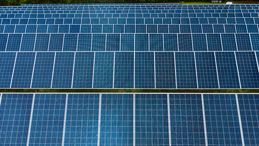 instalação de placas fotovoltaicas para geração de energia solar